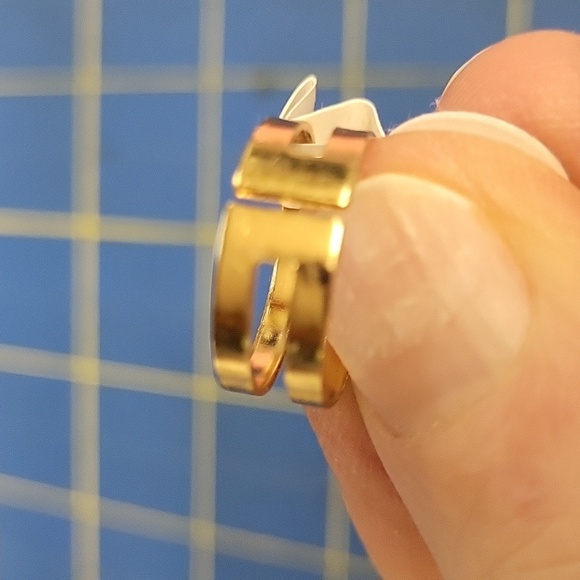 Split Gold Tone Band Size 4.5 - Picture 2 of 3